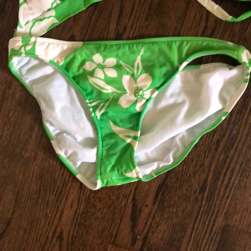 💋💋💋3 for $20💋💋💋 Green and white swim suit - Picture 3 of 5
